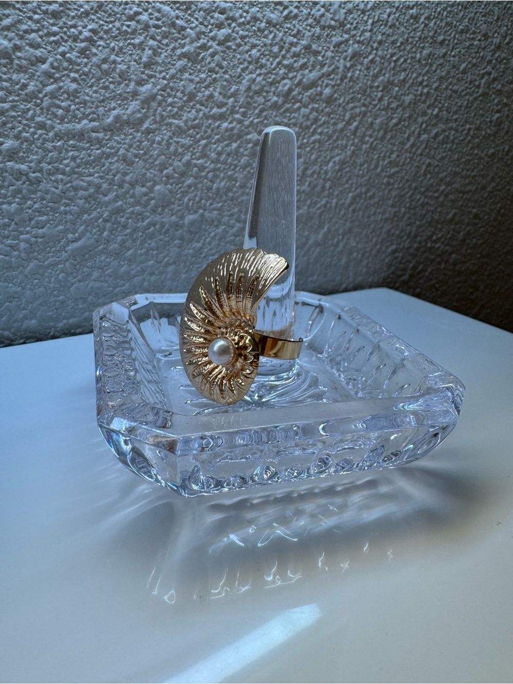 Gold Shell Pearl Ring